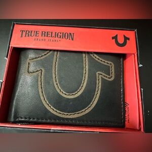 🆕True Religion Bifold Leather Wallet